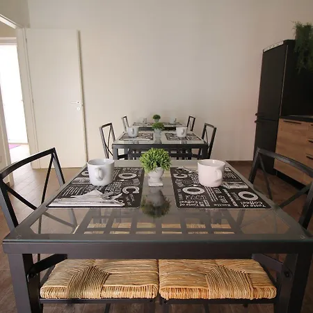 Il Civico 2 3* בארי