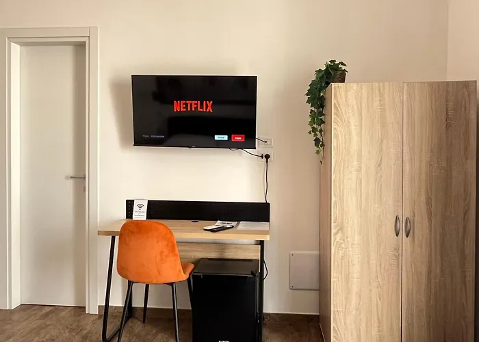 Il Civico 2 3* باري