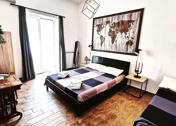 Il Civico 2 בארי