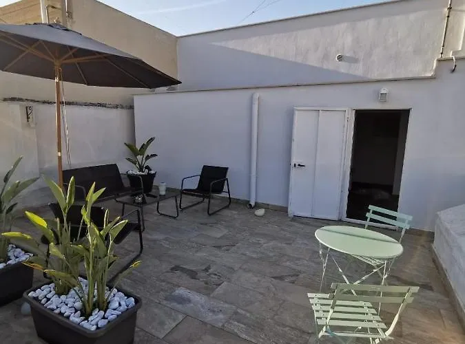 Il Civico 2 בארי